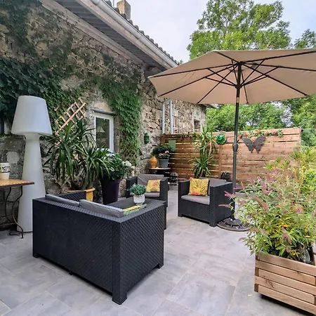 Renovee Avec Table D'hote Dans La Campagne Altiligerienne - Fr-1-582-522