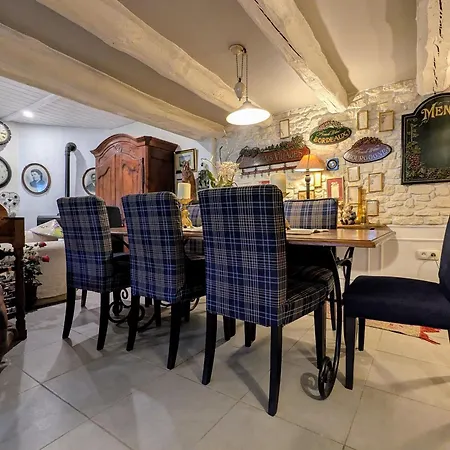 Renovee Avec Table D'hote Dans La Campagne Altiligerienne - Fr-1-582-522 B&B Saint-Victor-sur-Arlanc