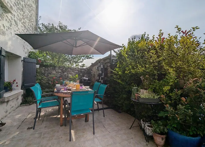 Rénovée Avec Table D'hôte Dans La Campagne Altiligérienne - Fr-1-582-522 Alojamento de Acomodação e Pequeno-almoço *