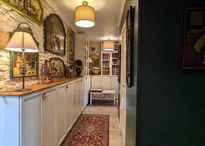 Rénovée Avec Table D'hôte Dans La Campagne Altiligérienne - Fr-1-582-522 *