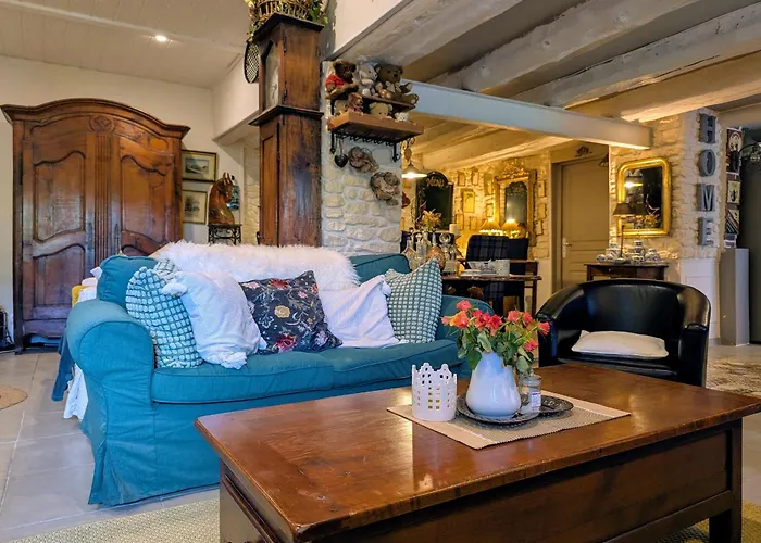 Rénovée Avec Table D'hôte Dans La Campagne Altiligérienne - Fr-1-582-522 Alojamento de Acomodação e Pequeno-almoço Saint-Victor-sur-Arlanc