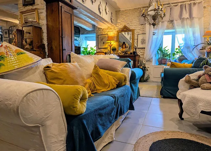 Alojamento de Acomodação e Pequeno-almoço Rénovée Avec Table D'hôte Dans La Campagne Altiligérienne - Fr-1-582-522